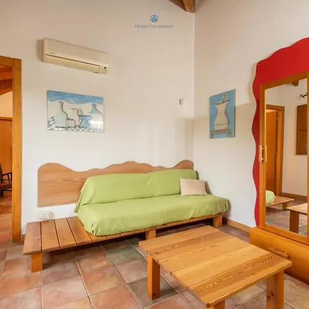 Locandiere Suite-house Live Express Penzion Quartu SantʼElena