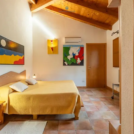 Locandiere Suite-house Live Express Quartu SantʼElena