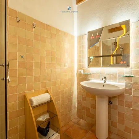 Locandiere Suite-house Live Express Penzion Quartu SantʼElena